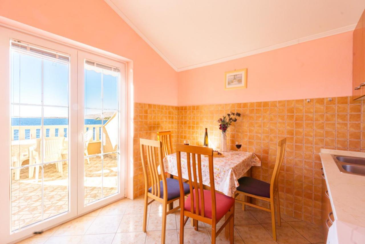 Kustic At The Beach Metajna Exterior foto